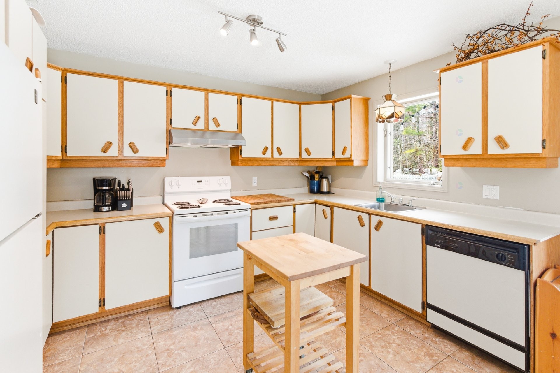 









324


Rue Bertrand

,
Gatineau (Buckingham),




QC
J8L3N7

