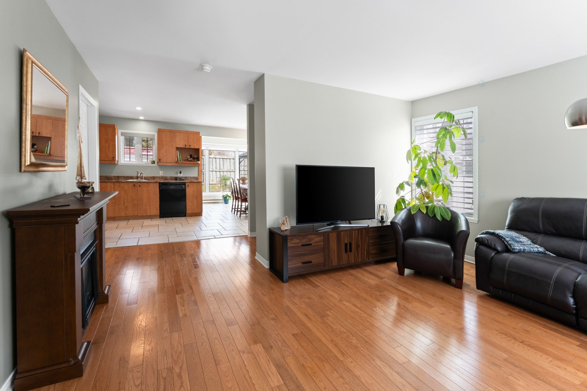 









142


Rue Henri-Angers

,
Laval (Sainte-Rose),




QC
H7L5T1

