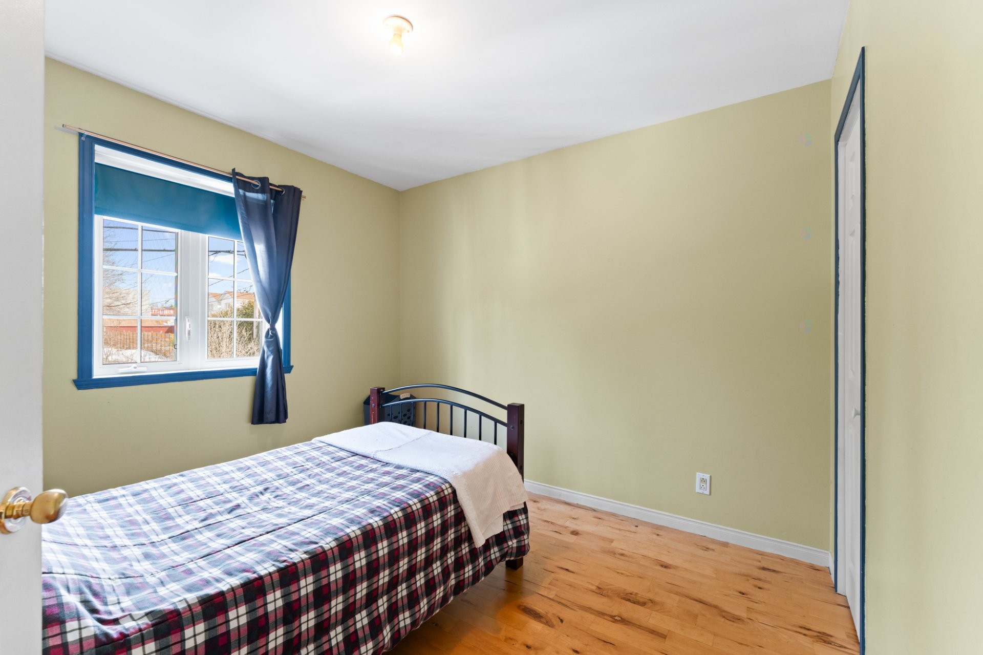 









142


Rue Henri-Angers

,
Laval (Sainte-Rose),




QC
H7L5T1

