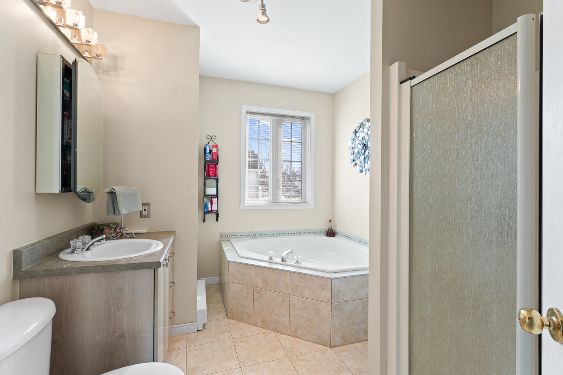 









142


Rue Henri-Angers

,
Laval (Sainte-Rose),




QC
H7L5T1

