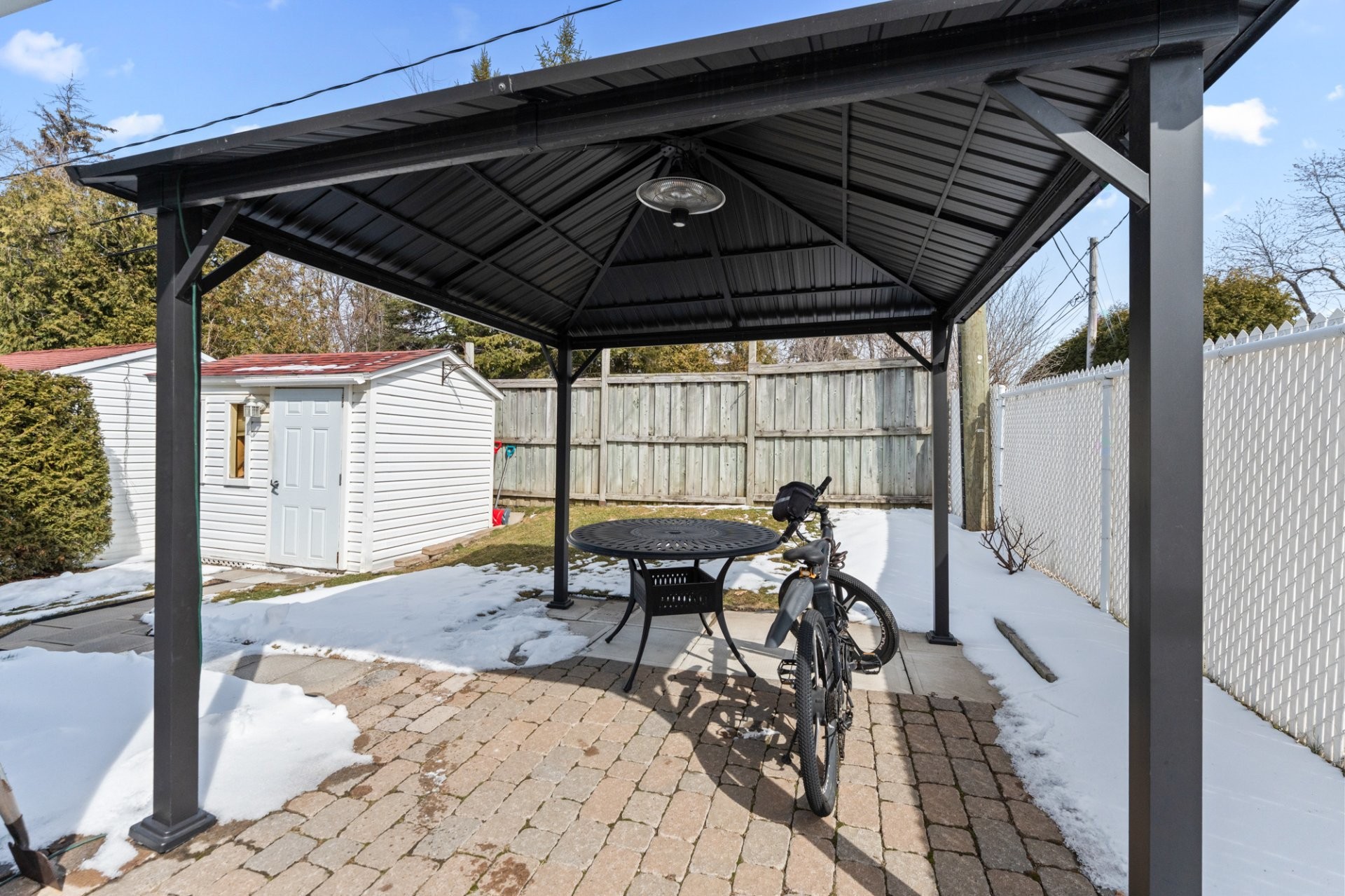 









142


Rue Henri-Angers

,
Laval (Sainte-Rose),




QC
H7L5T1


