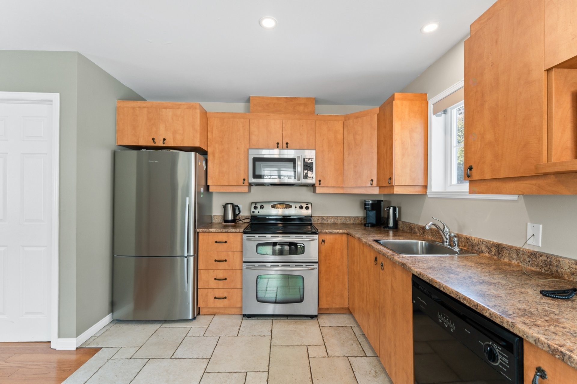 









142


Rue Henri-Angers

,
Laval (Sainte-Rose),




QC
H7L5T1

