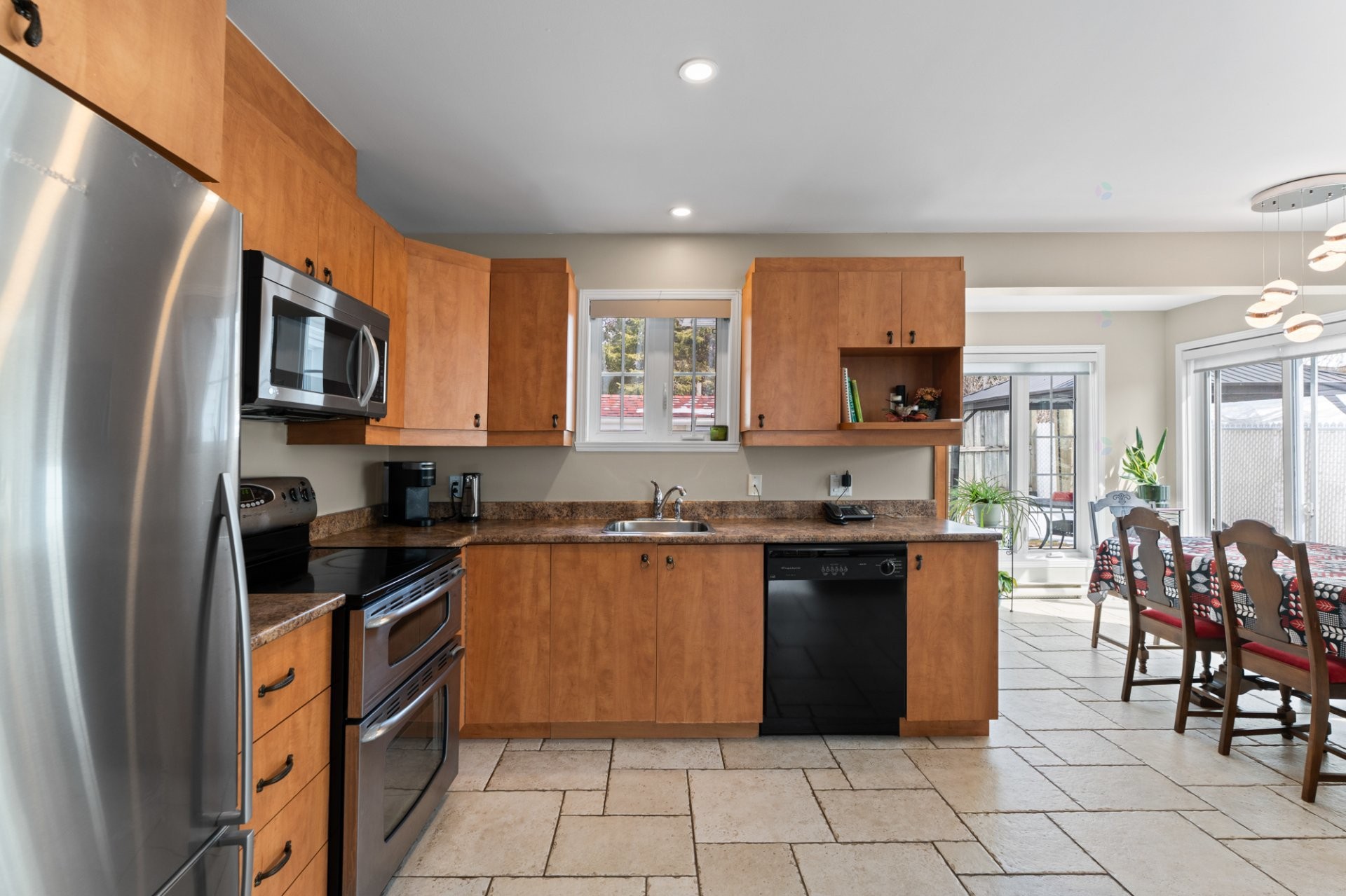 









142


Rue Henri-Angers

,
Laval (Sainte-Rose),




QC
H7L5T1

