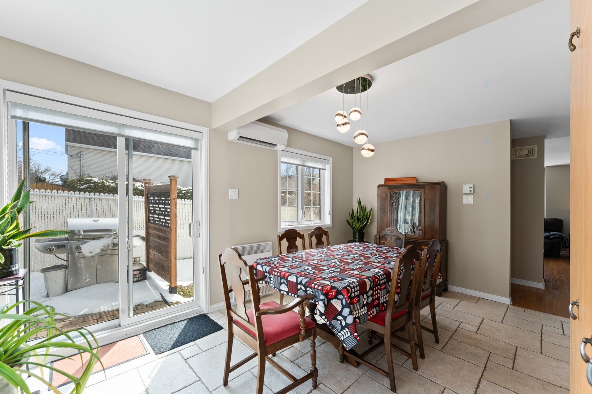 









142


Rue Henri-Angers

,
Laval (Sainte-Rose),




QC
H7L5T1

