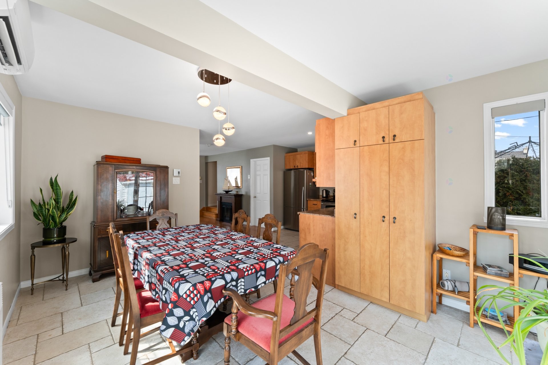 









142


Rue Henri-Angers

,
Laval (Sainte-Rose),




QC
H7L5T1

