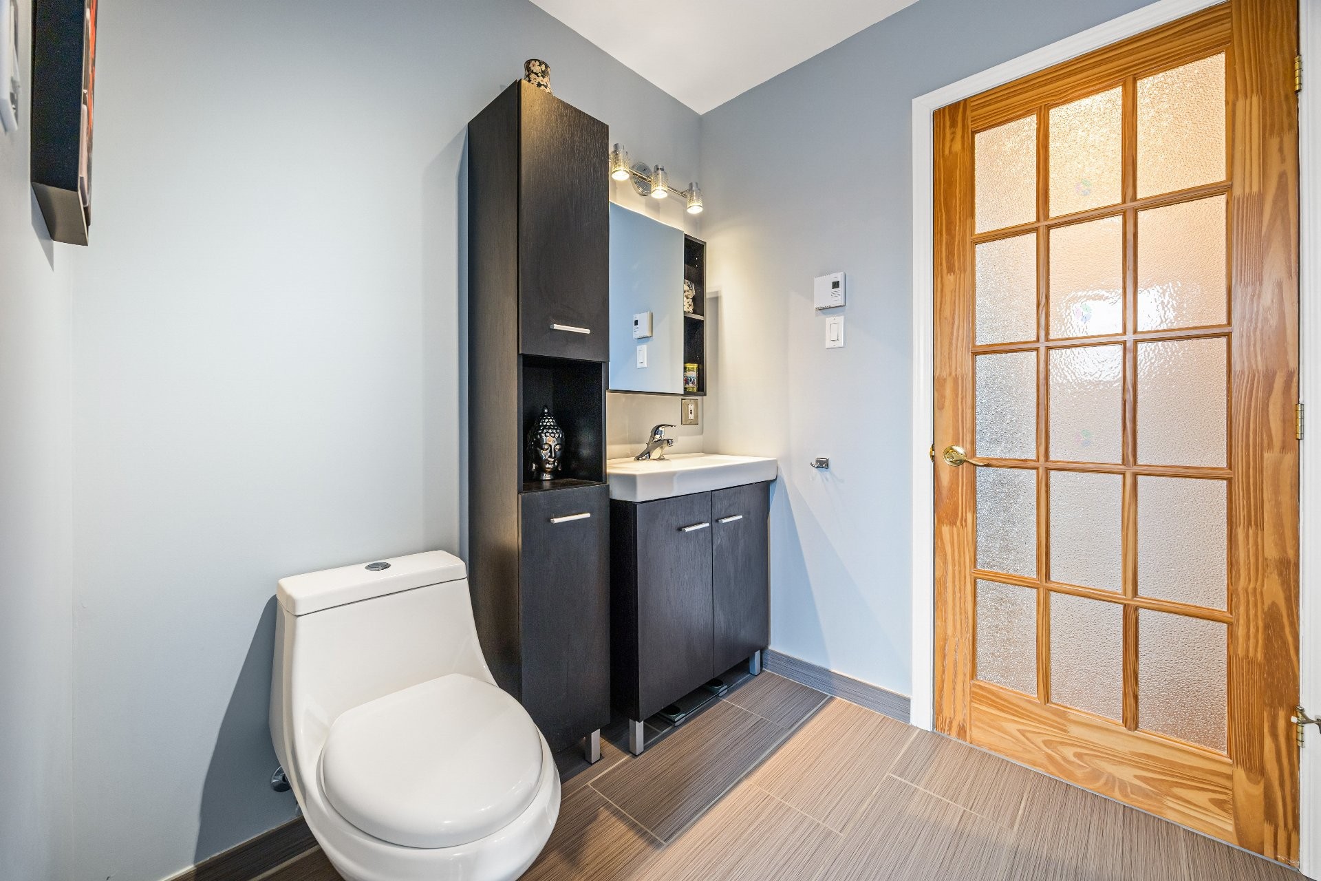 









1905


Rue de Madrid

,
Longueuil (Saint-Hubert),




QC
J3Z1A7

