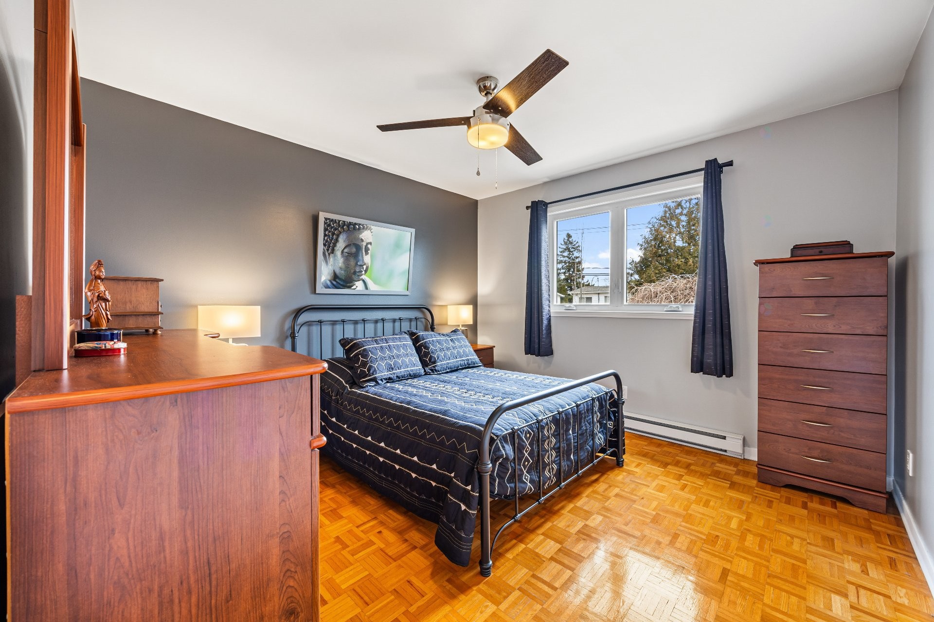 









1905


Rue de Madrid

,
Longueuil (Saint-Hubert),




QC
J3Z1A7

