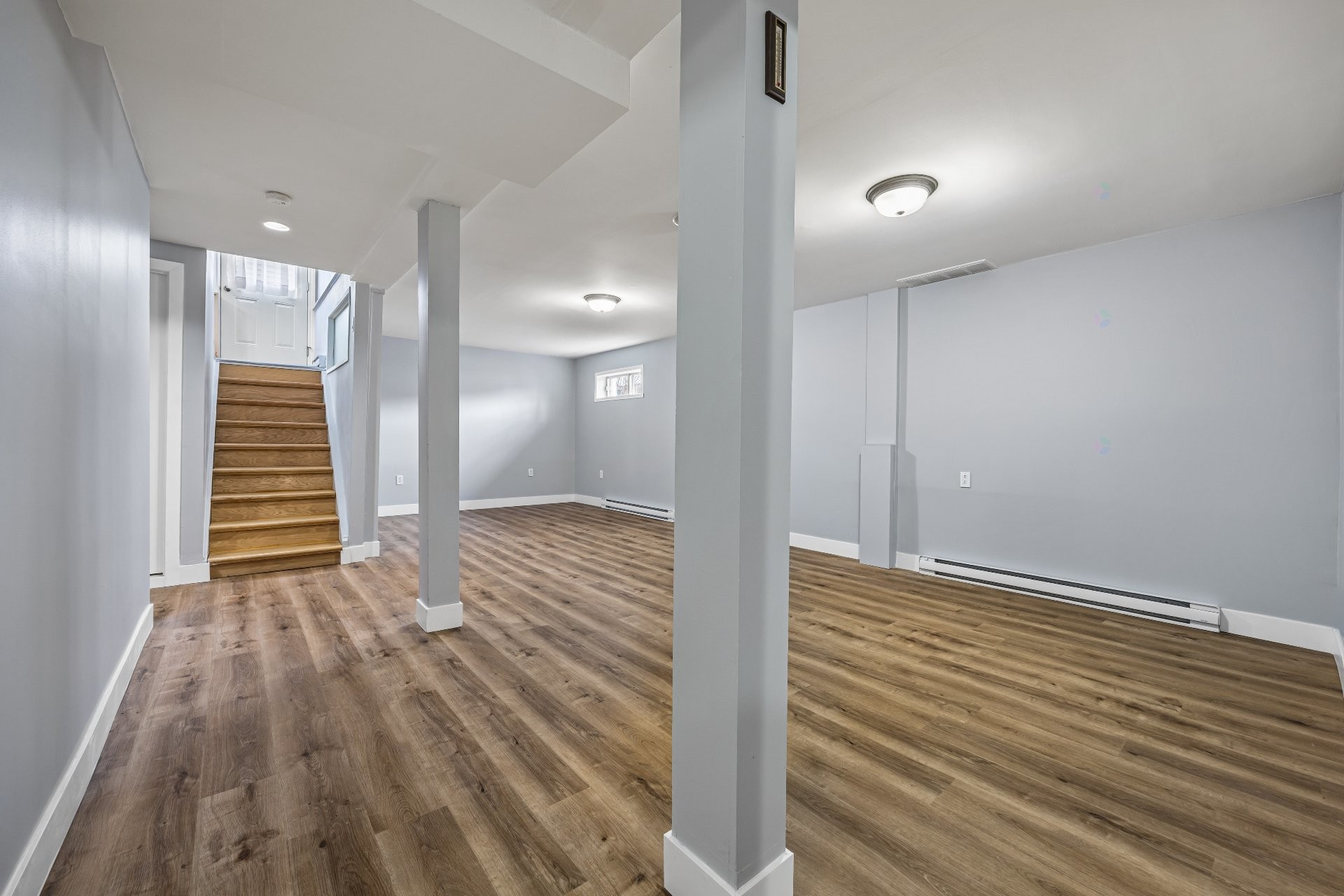 









1905


Rue de Madrid

,
Longueuil (Saint-Hubert),




QC
J3Z1A7

