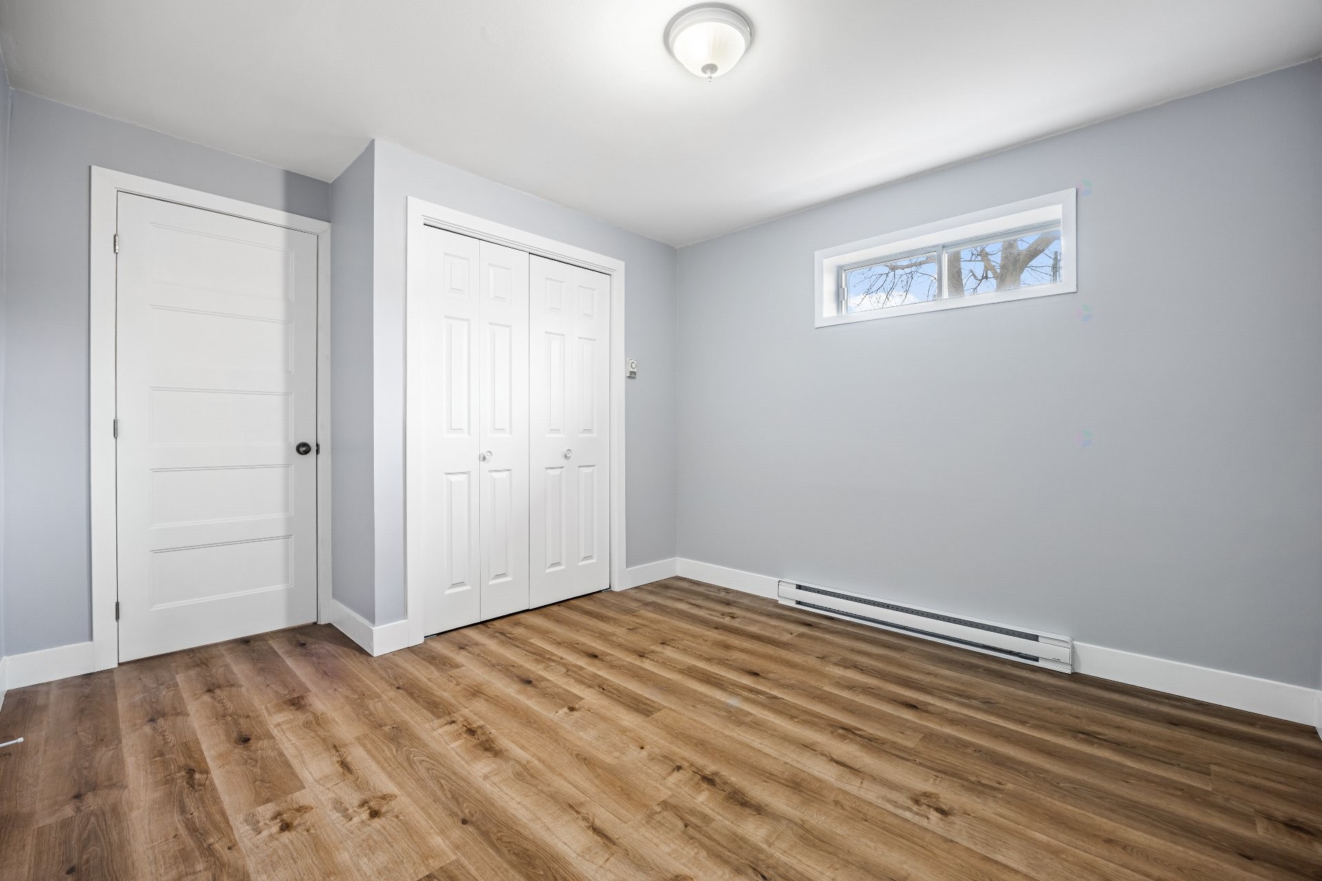 









1905


Rue de Madrid

,
Longueuil (Saint-Hubert),




QC
J3Z1A7

