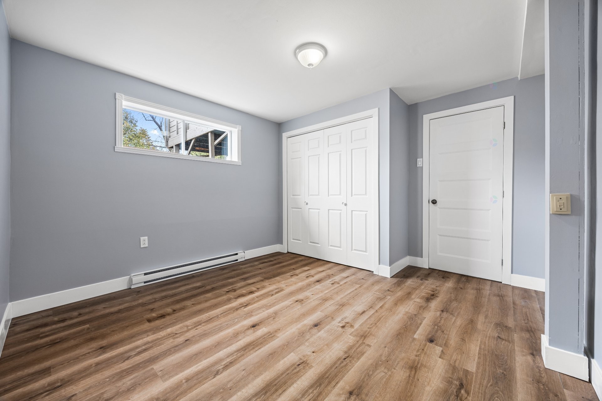









1905


Rue de Madrid

,
Longueuil (Saint-Hubert),




QC
J3Z1A7

