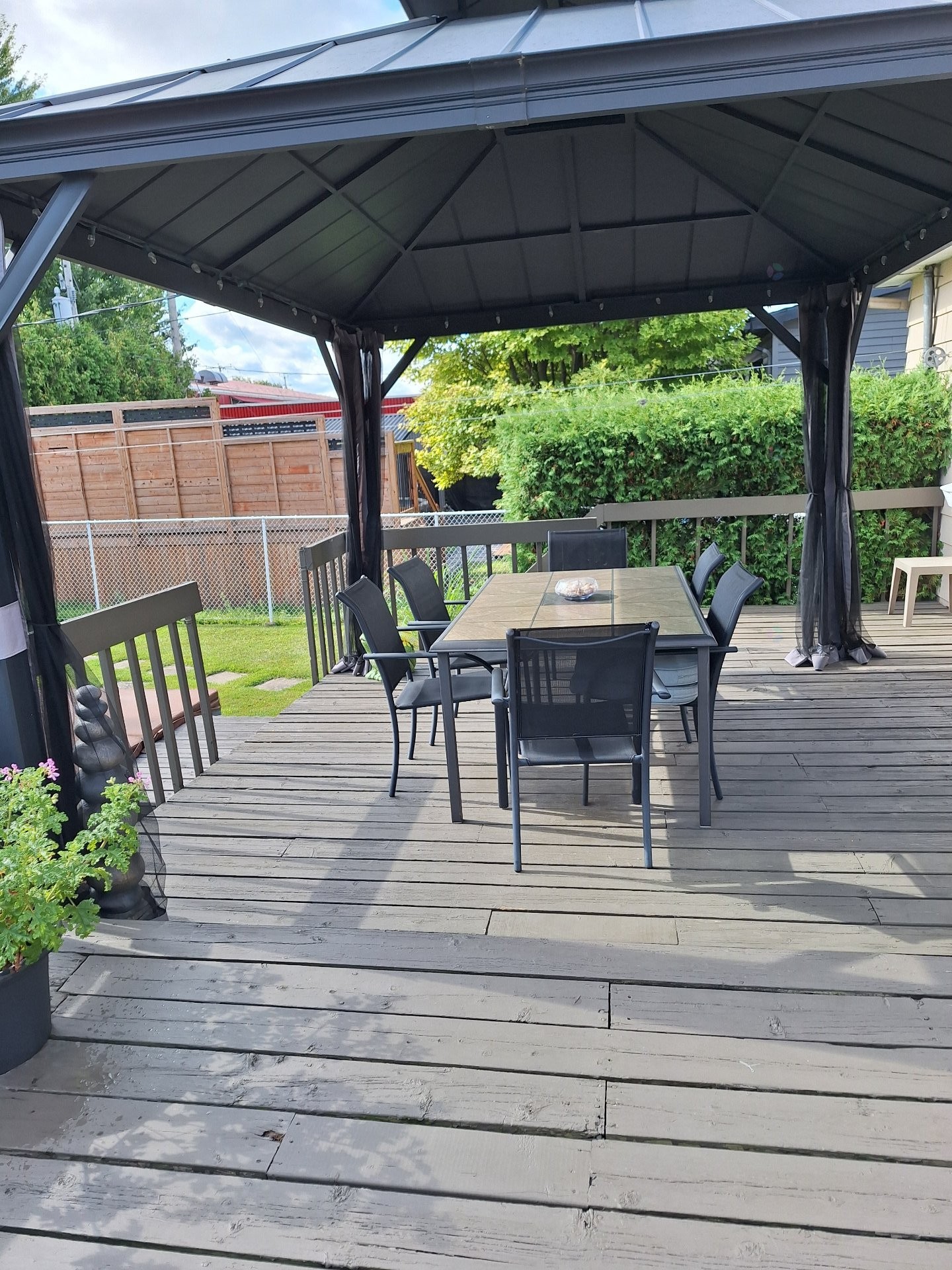 









1905


Rue de Madrid

,
Longueuil (Saint-Hubert),




QC
J3Z1A7

