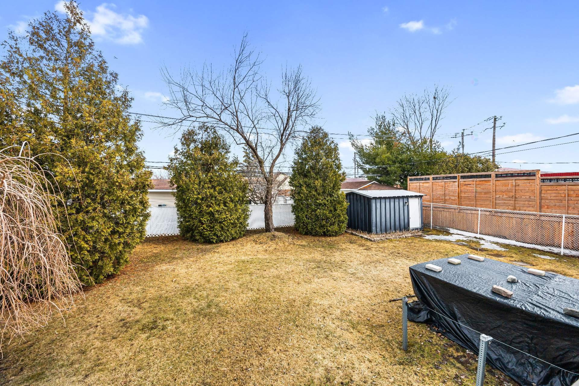 









1905


Rue de Madrid

,
Longueuil (Saint-Hubert),




QC
J3Z1A7

