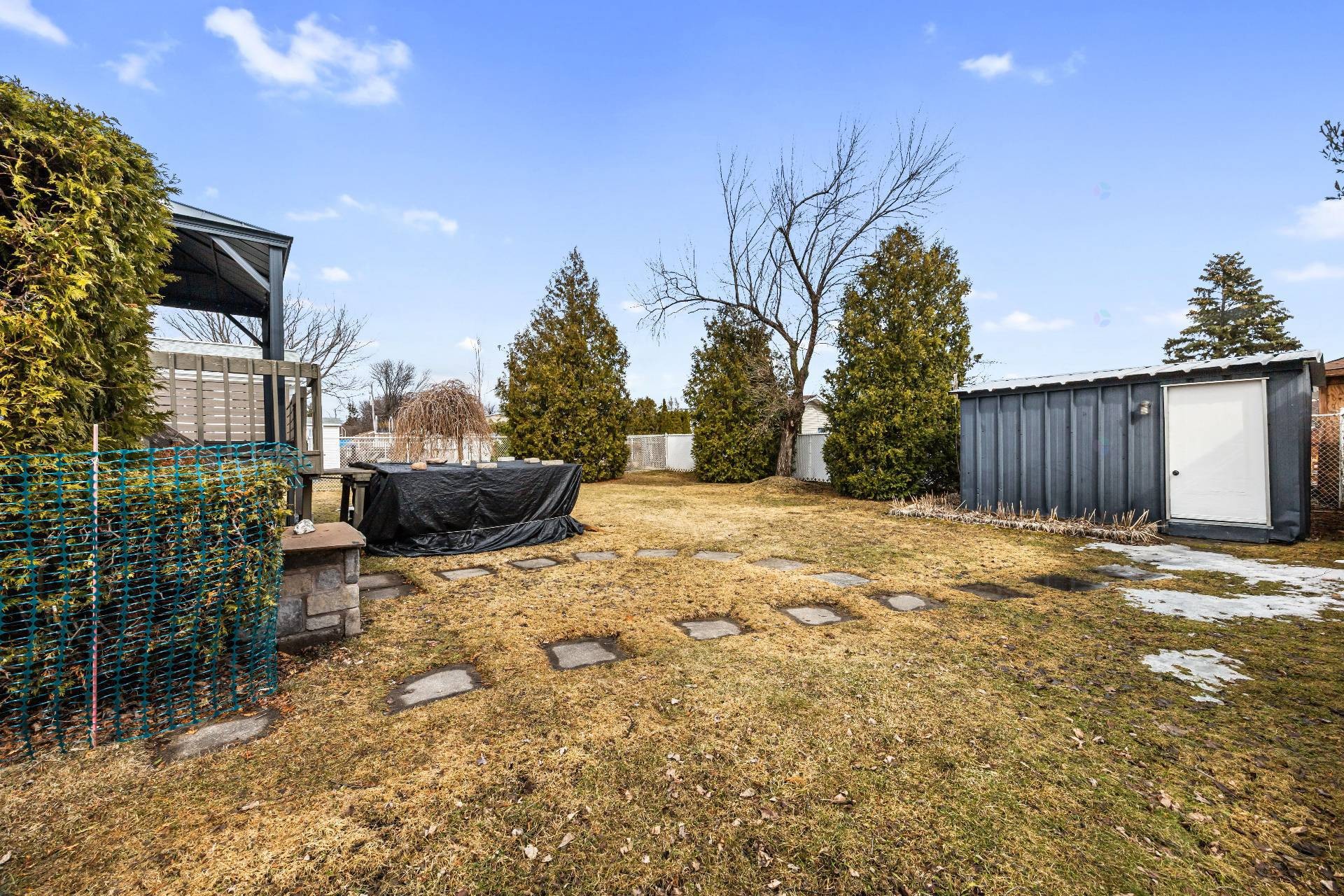 









1905


Rue de Madrid

,
Longueuil (Saint-Hubert),




QC
J3Z1A7

