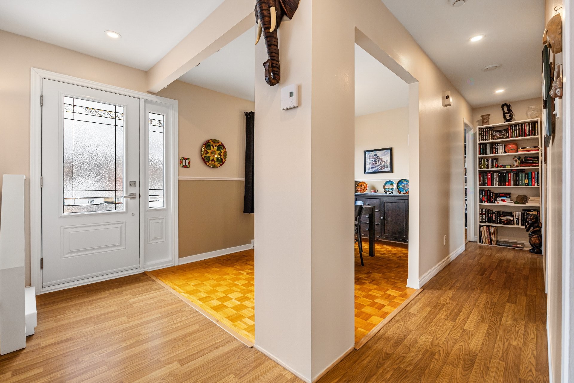 









1905


Rue de Madrid

,
Longueuil (Saint-Hubert),




QC
J3Z1A7

