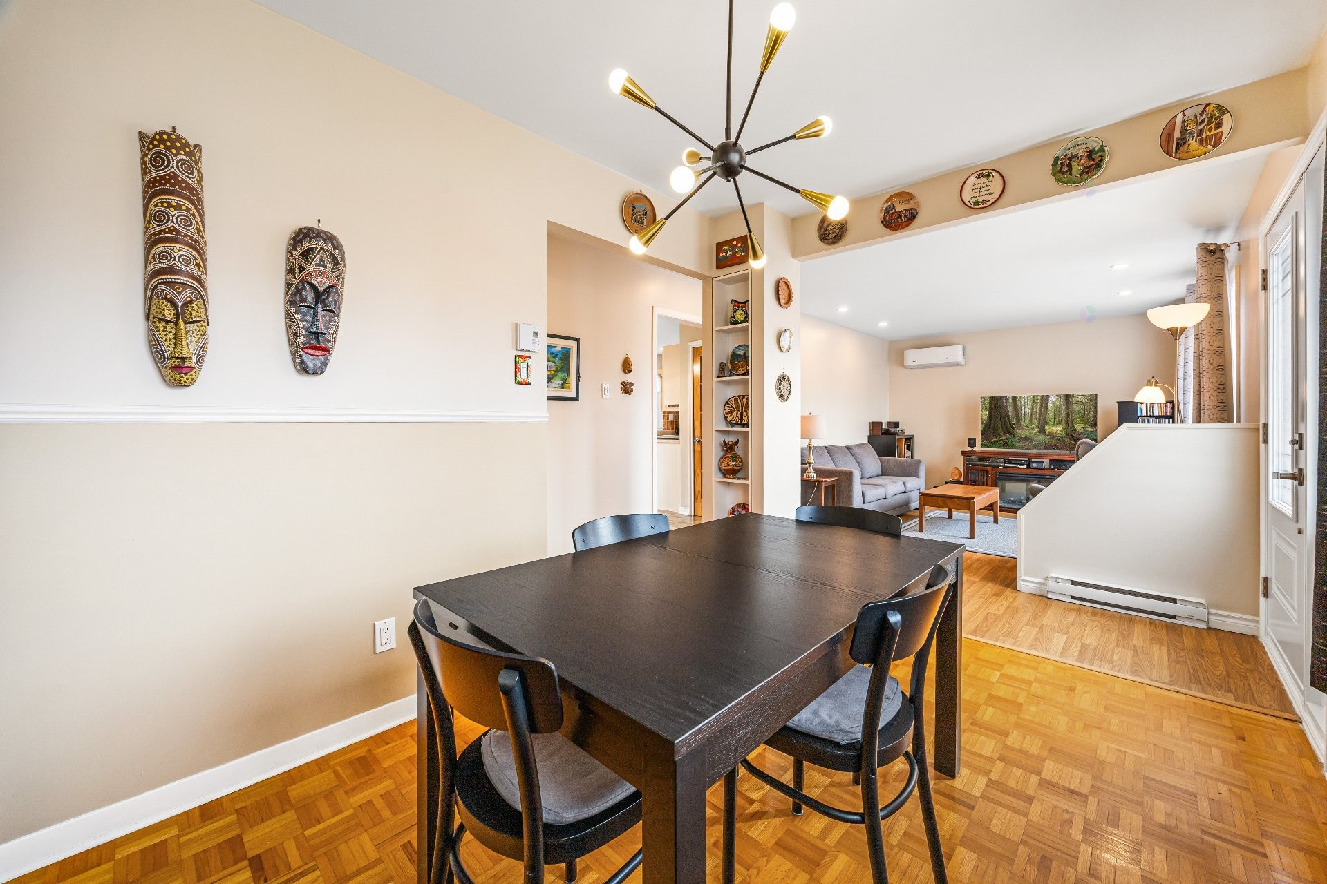 









1905


Rue de Madrid

,
Longueuil (Saint-Hubert),




QC
J3Z1A7

