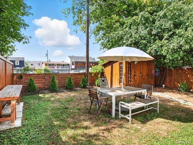 









23


Rue Lois

,
Gatineau (Hull),




QC
J8Y3R3

