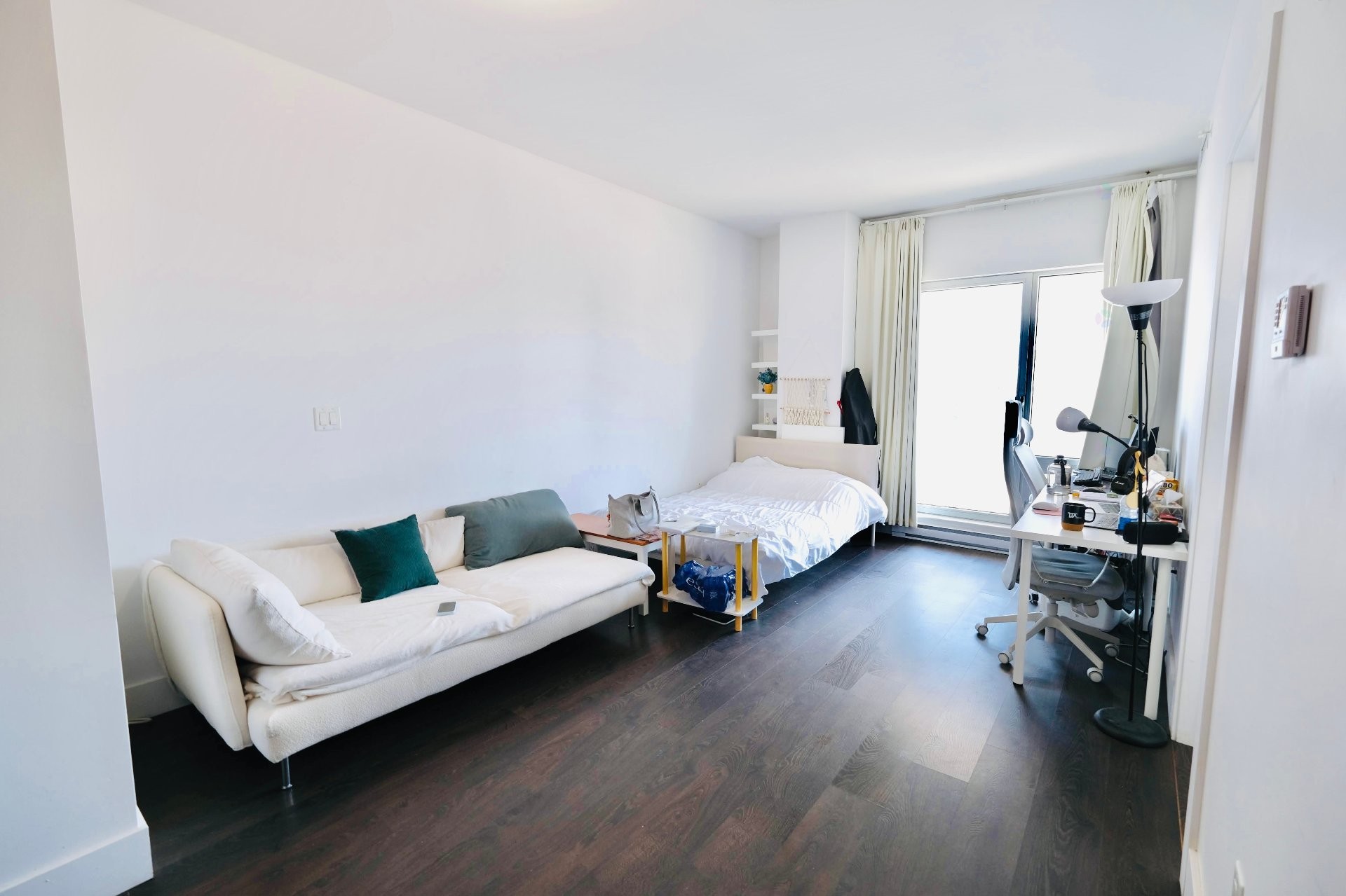 









405


Rue de la Concorde

, 2605,
Montréal (Ville-Marie),




QC
H3A0H1

