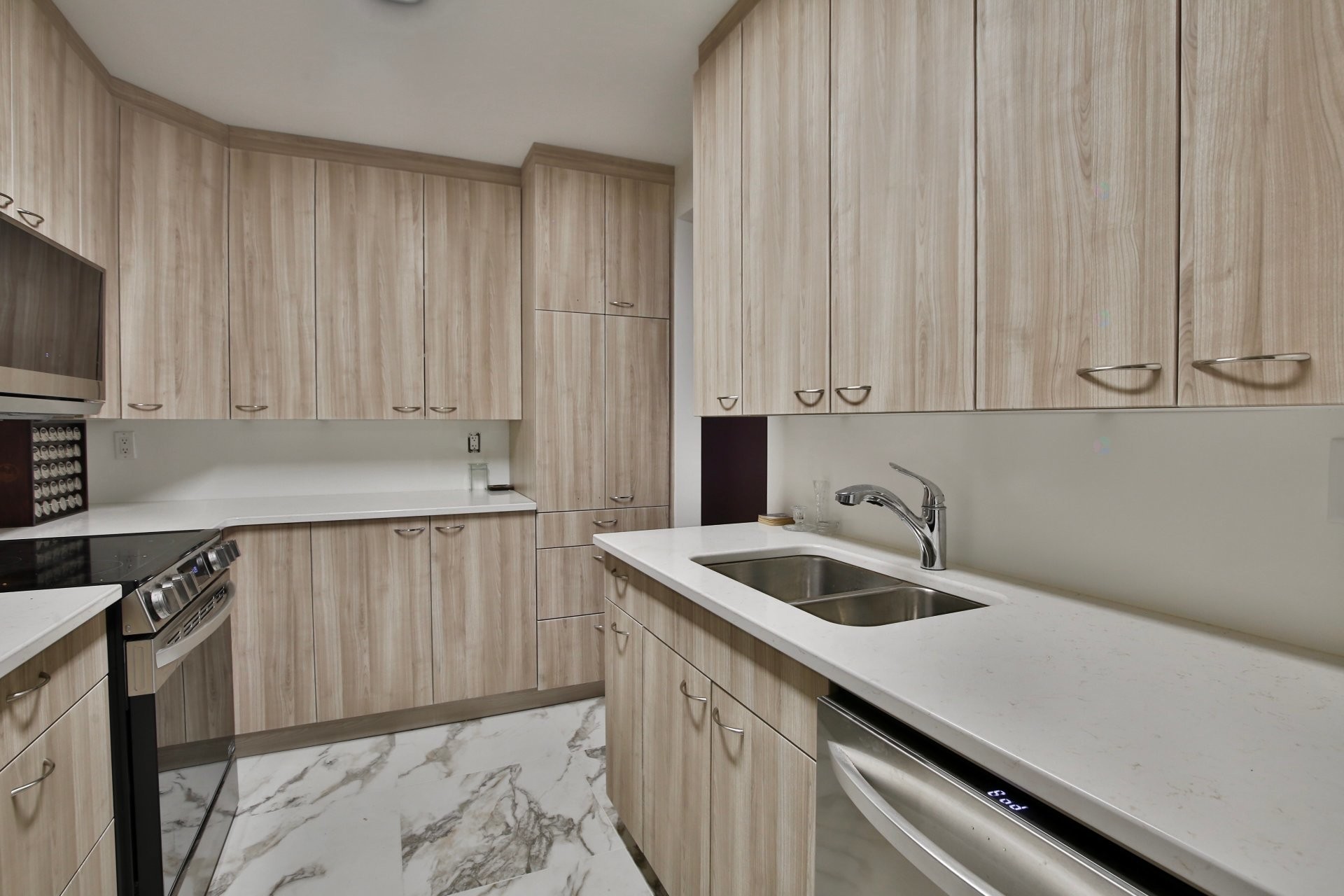 









1645


Rue Gauthier

, 22,
Saint-Bruno-de-Montarville,




QC
J3V5Y4

