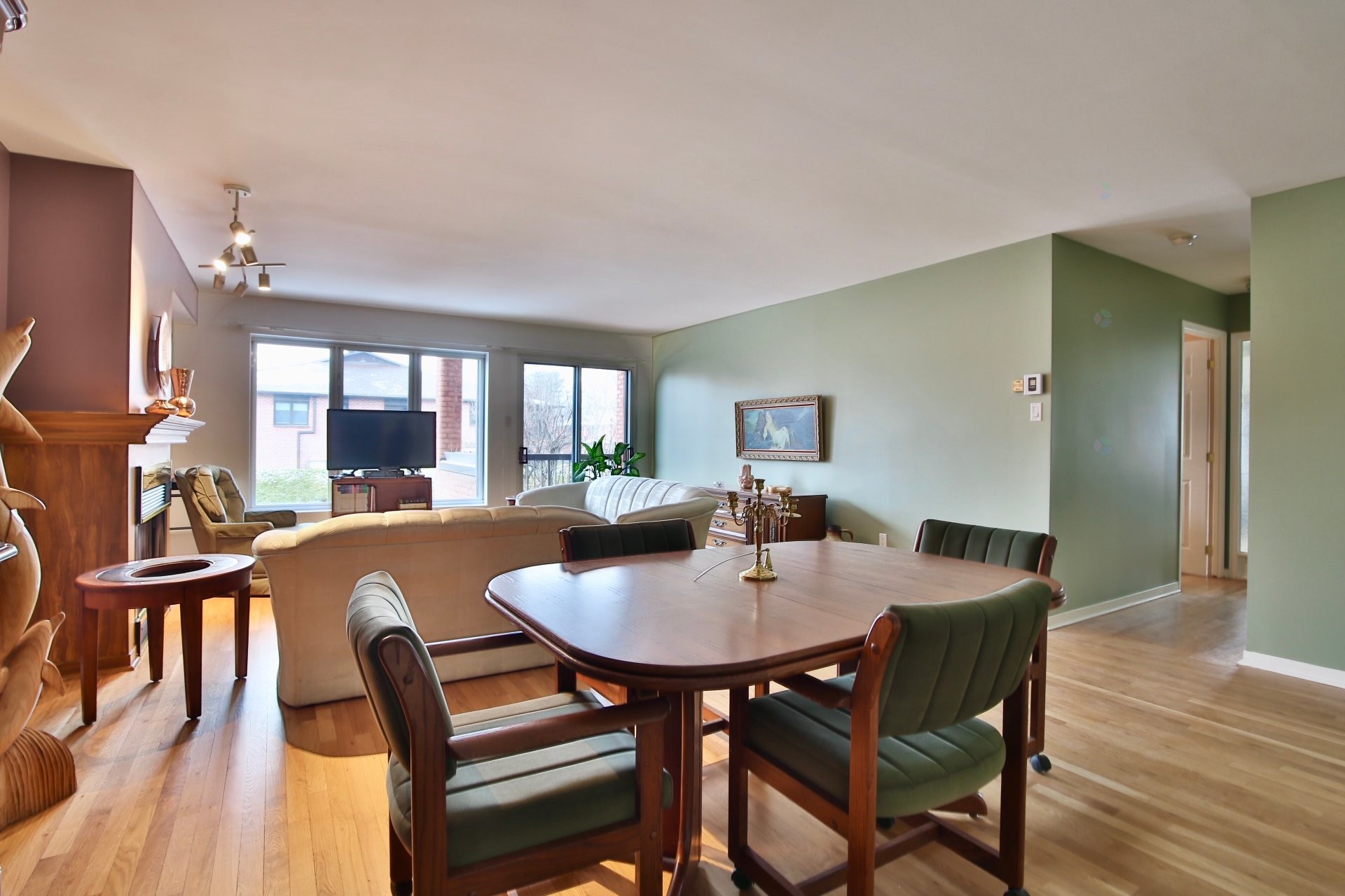 









1645


Rue Gauthier

, 22,
Saint-Bruno-de-Montarville,




QC
J3V5Y4

