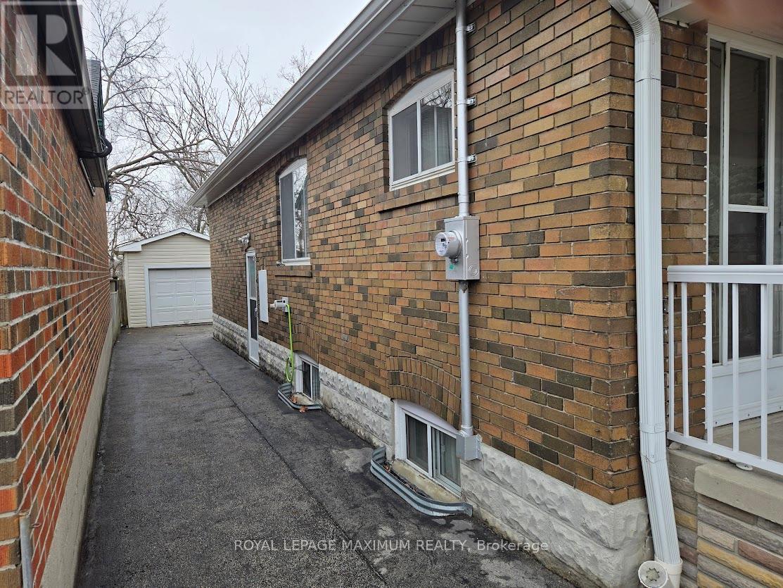 












26 LANDOUR AVENUE

,
Toronto,




Ontario
M6M4J4

