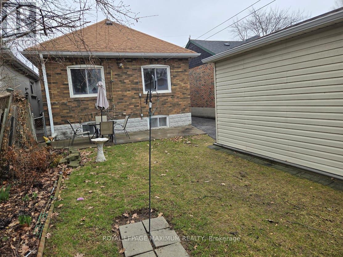 












26 LANDOUR AVENUE

,
Toronto,




Ontario
M6M4J4

