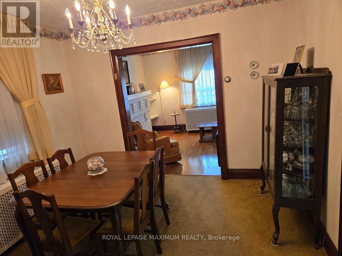 












26 LANDOUR AVENUE

,
Toronto,




Ontario
M6M4J4

