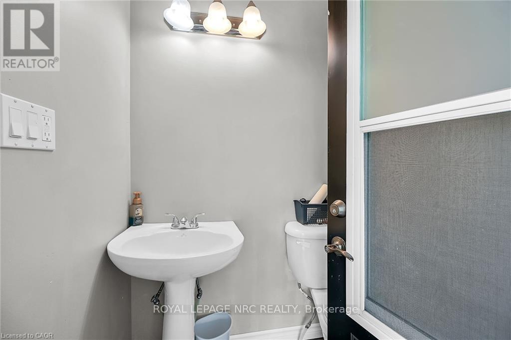 












352 MOULTON-AIKEN ROAD

,
Haldimand,




Ontario
N1A2W5


