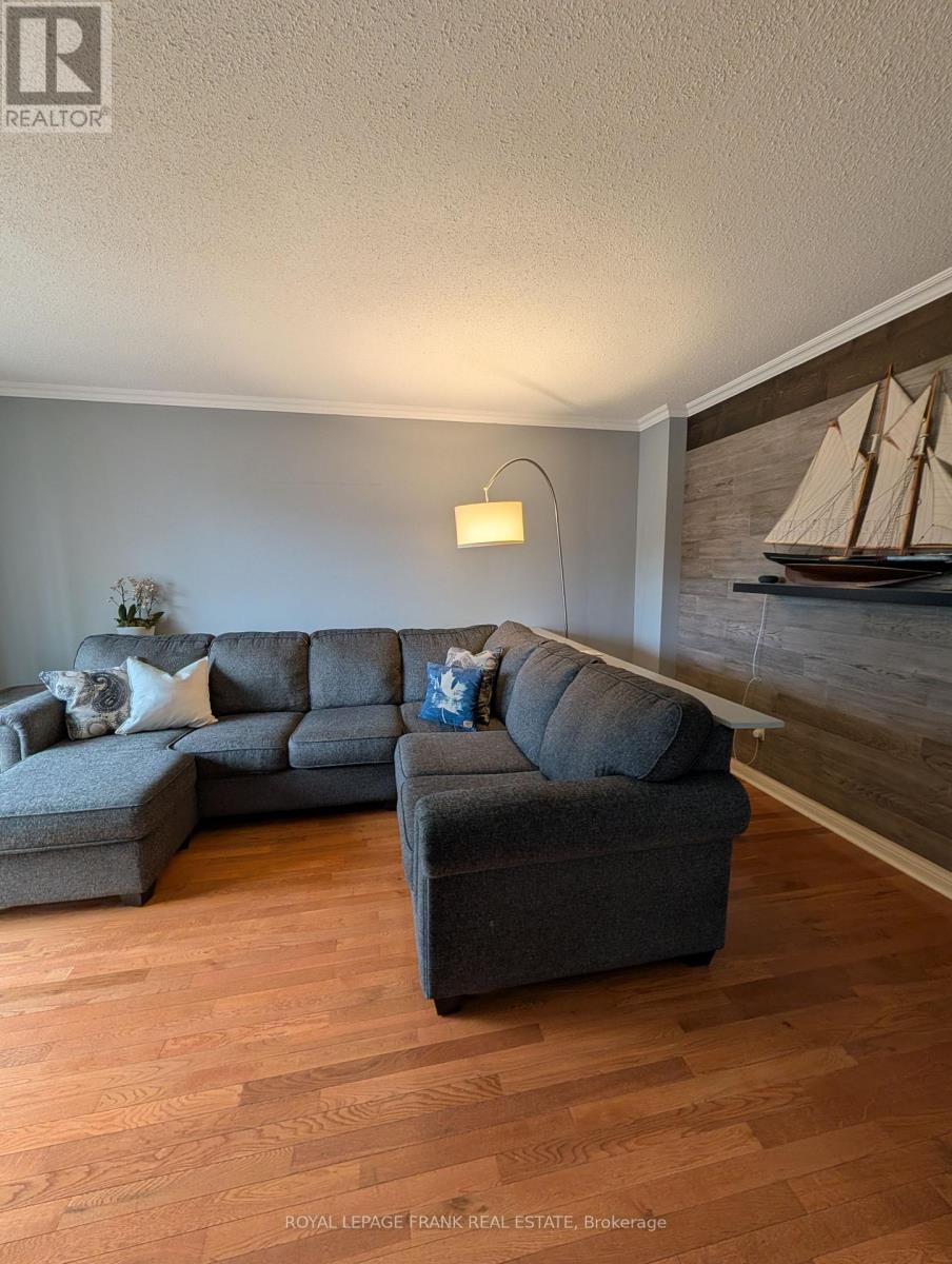 












588 CARLISLE STREET

,
Cobourg,




Ontario
K9A1X6

