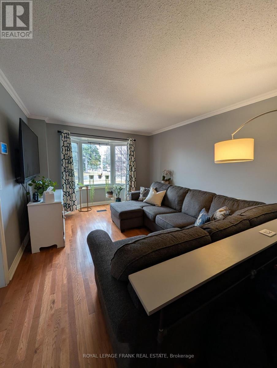 












588 CARLISLE STREET

,
Cobourg,




Ontario
K9A1X6

