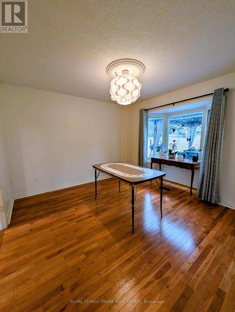 












588 CARLISLE STREET

,
Cobourg,




Ontario
K9A1X6

