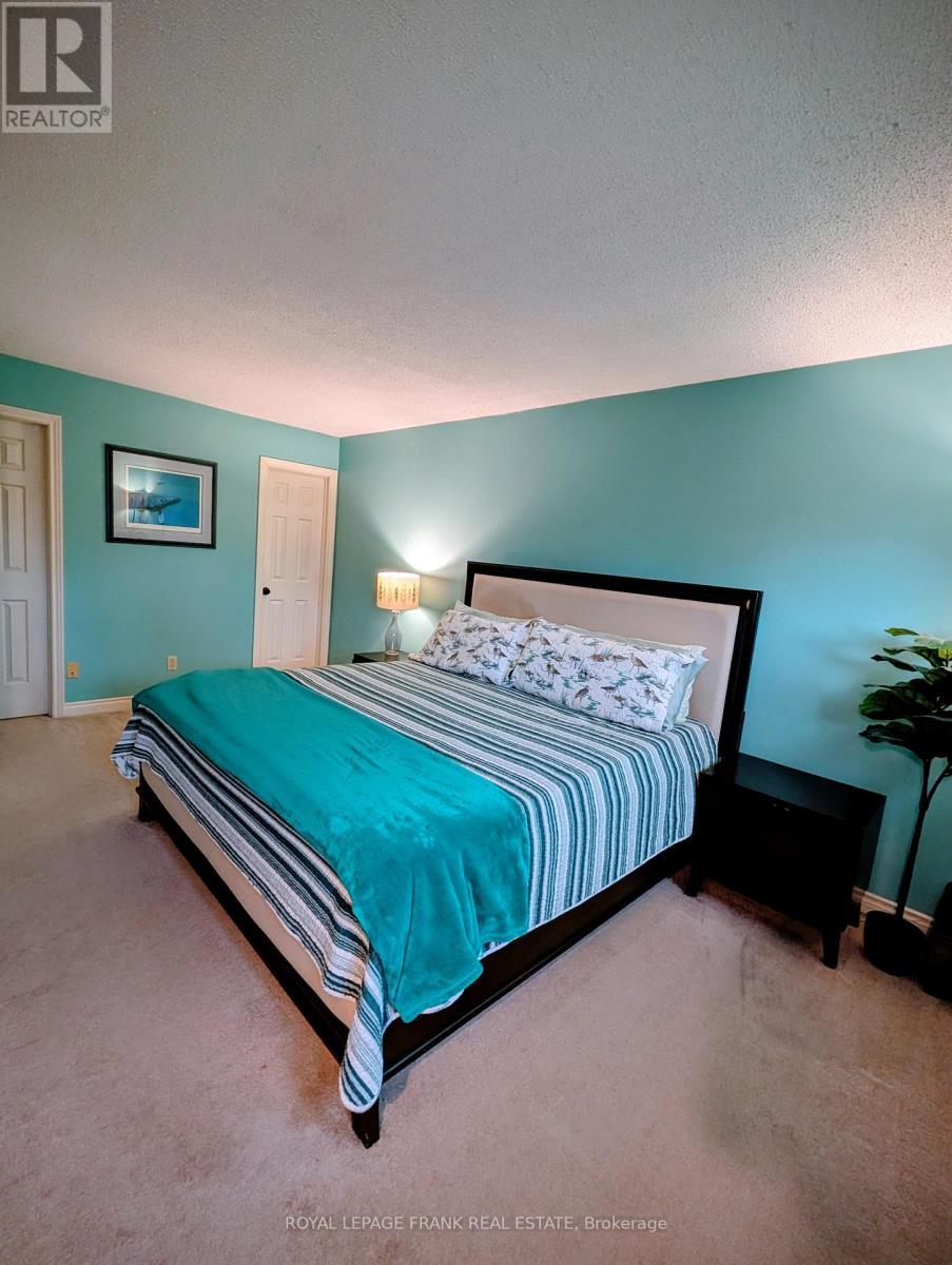 












588 CARLISLE STREET

,
Cobourg,




Ontario
K9A1X6

