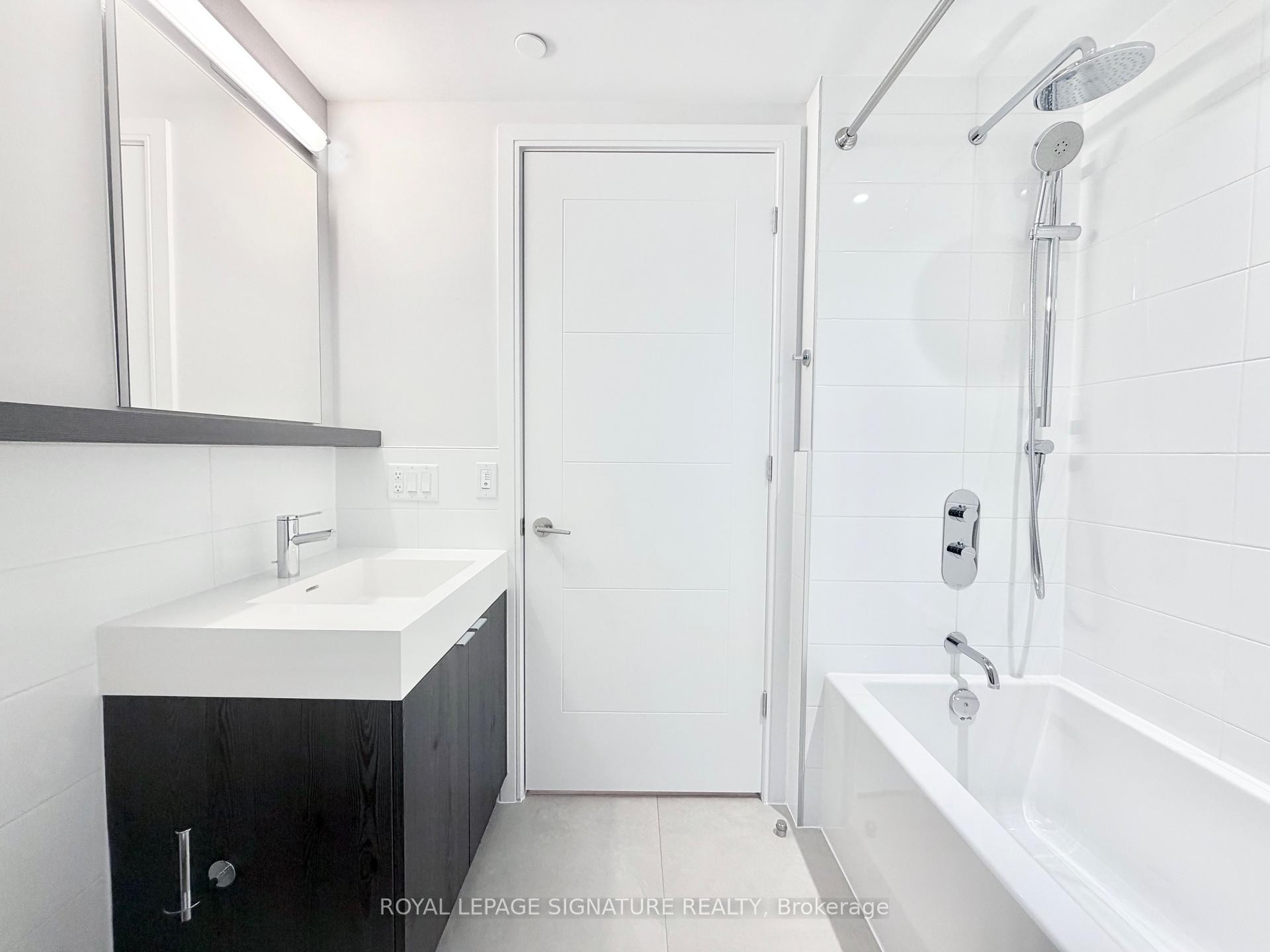 









664


Spadina

Avenue, 406,
Toronto,




ON
M5S 0G4

