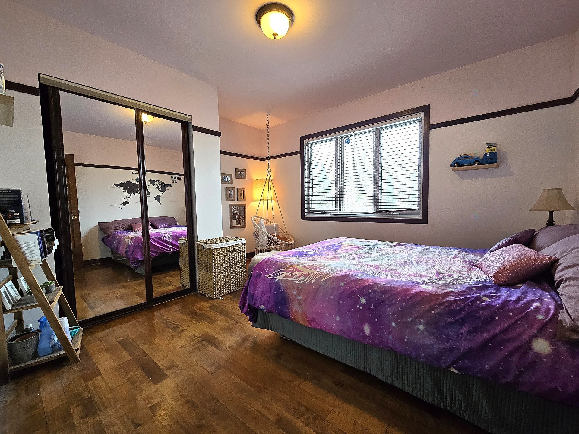 









1004


Av. Suzanne

,
Laval (Saint-Vincent-de-Paul),




QC
H7C2J6

