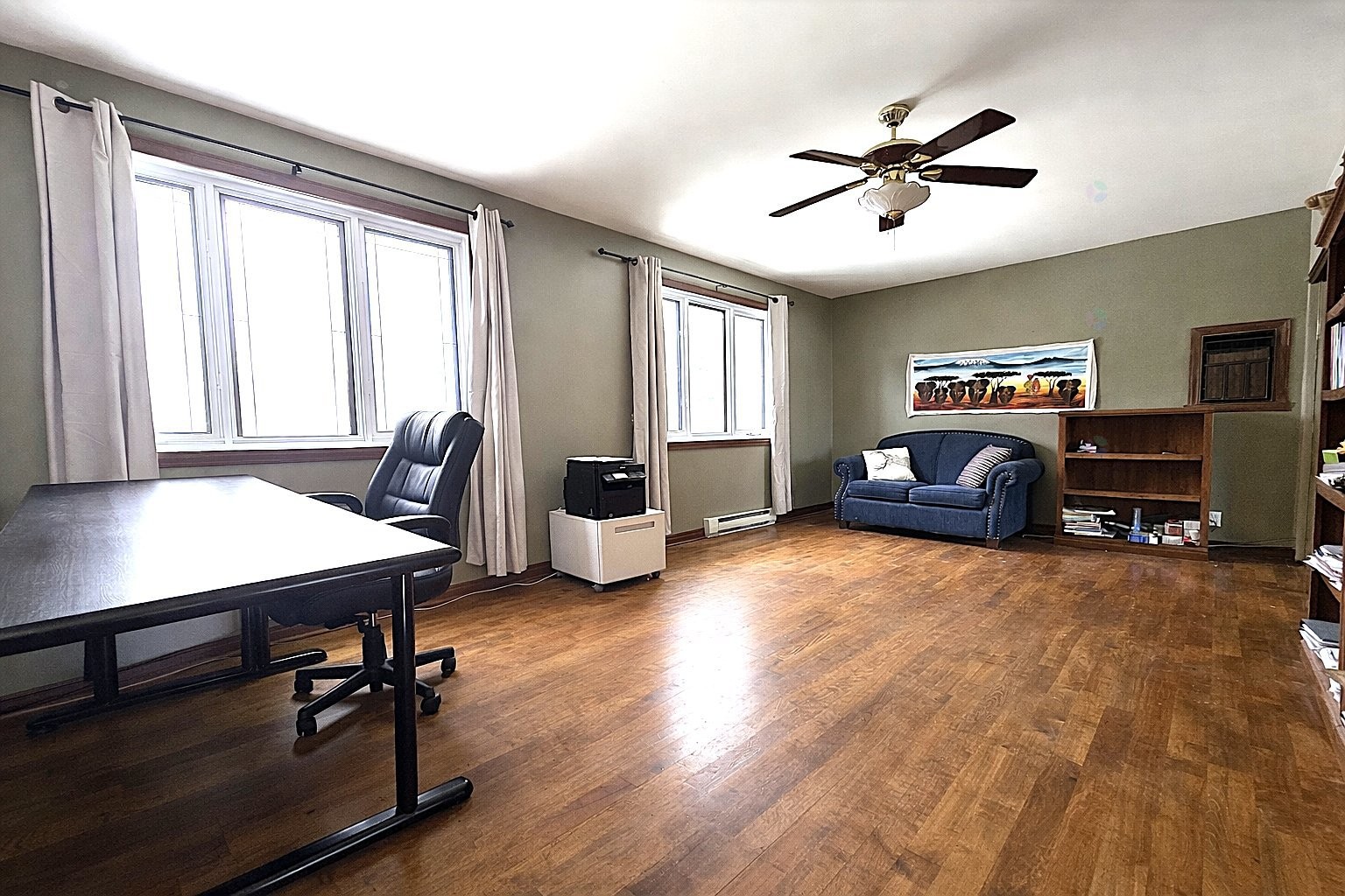 









1004


Av. Suzanne

,
Laval (Saint-Vincent-de-Paul),




QC
H7C2J6

