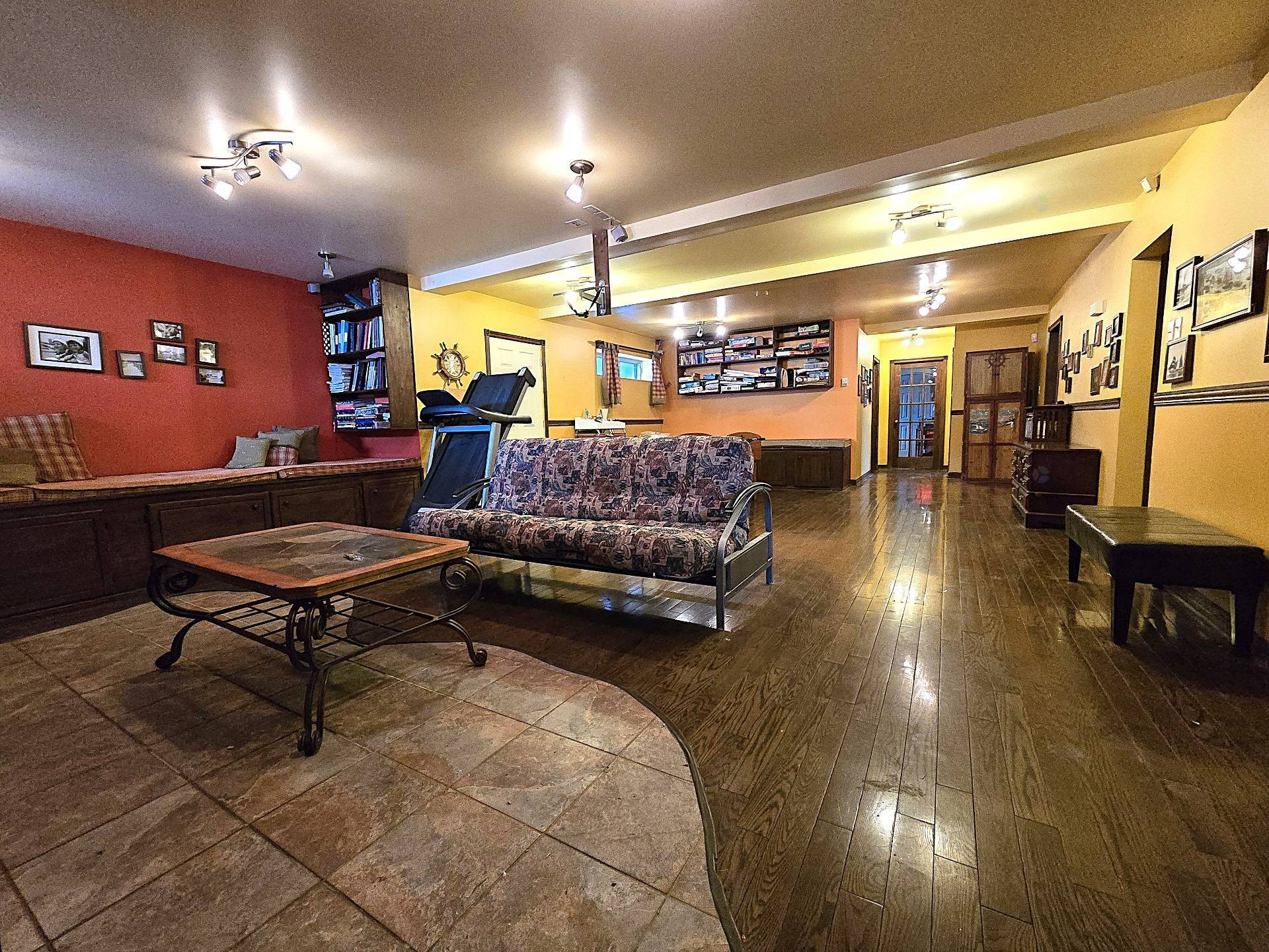 









1004


Av. Suzanne

,
Laval (Saint-Vincent-de-Paul),




QC
H7C2J6

