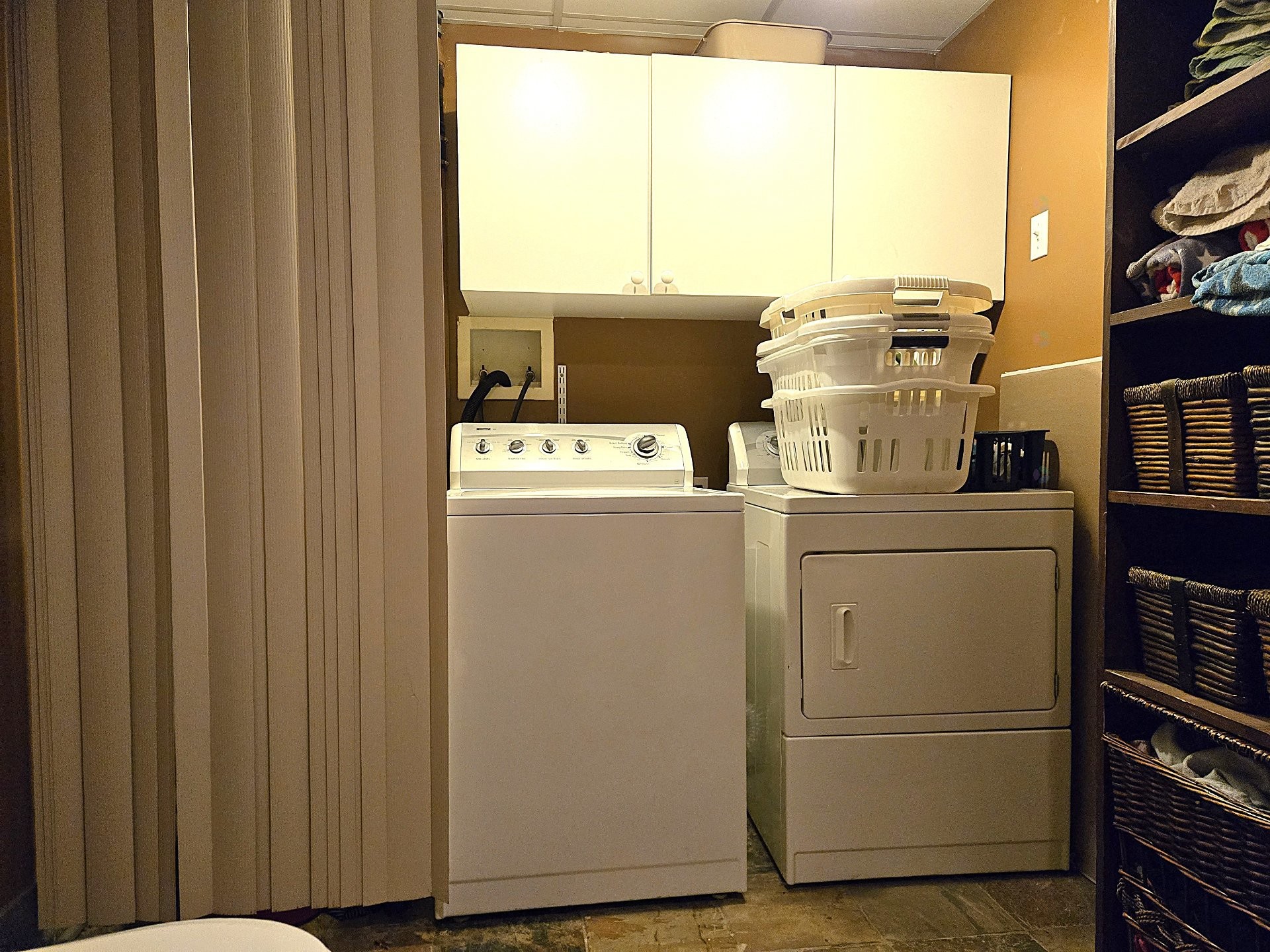 









1004


Av. Suzanne

,
Laval (Saint-Vincent-de-Paul),




QC
H7C2J6

