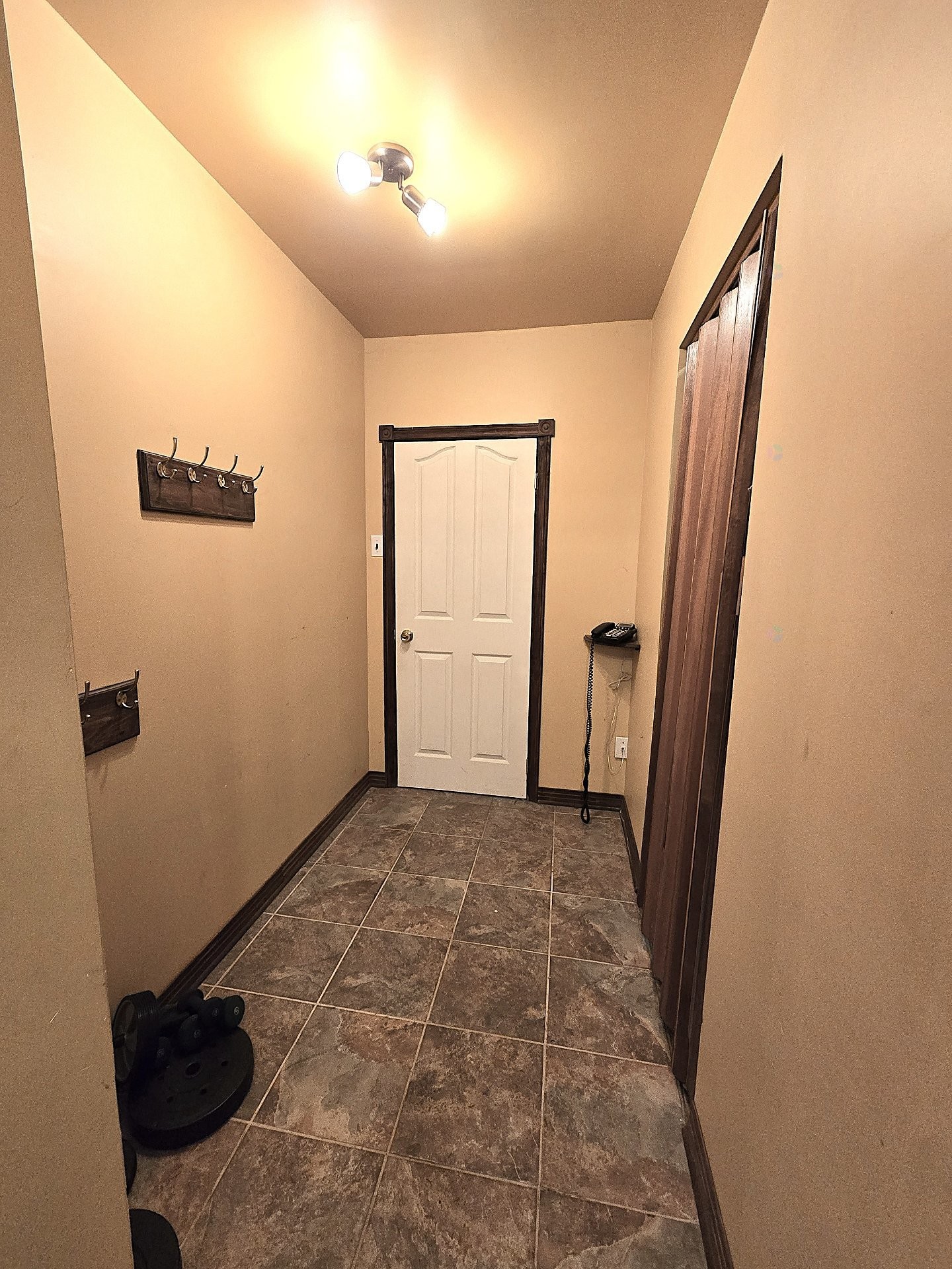 









1004


Av. Suzanne

,
Laval (Saint-Vincent-de-Paul),




QC
H7C2J6

