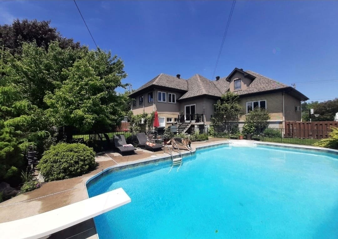 









1004


Av. Suzanne

,
Laval (Saint-Vincent-de-Paul),




QC
H7C2J6

