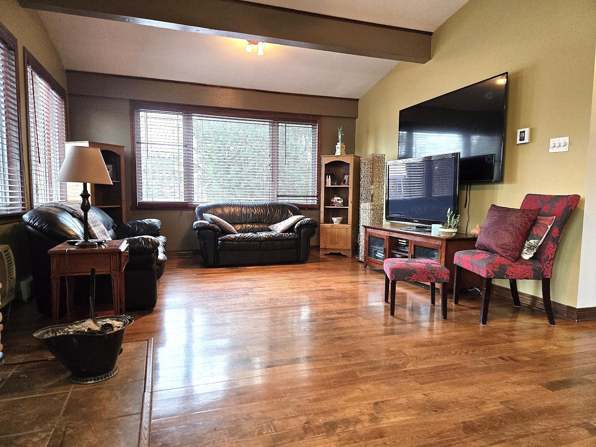 









1004


Av. Suzanne

,
Laval (Saint-Vincent-de-Paul),




QC
H7C2J6

