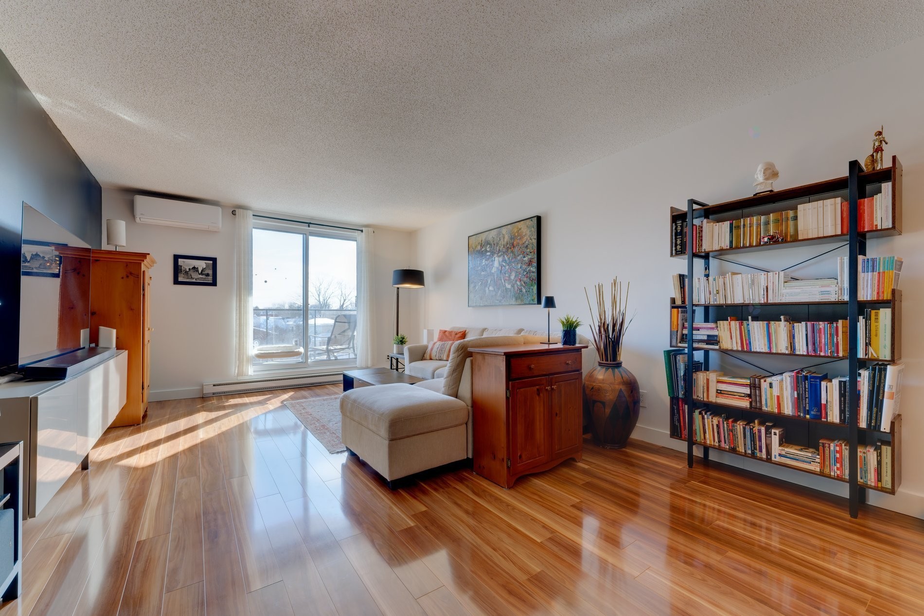 









320


Rue du Bord-de-l'Eau O.

, 304,
Longueuil (Le Vieux-Longueuil),




QC
J4H4B2

