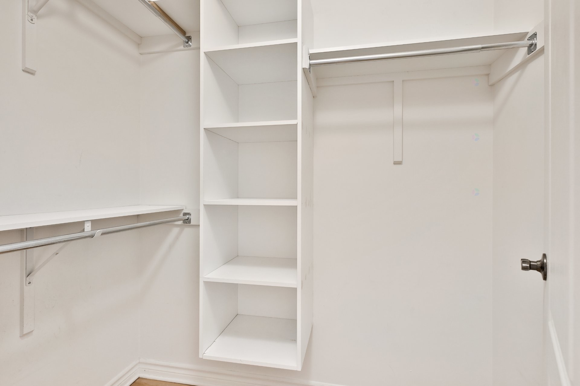 









3032


Rue de Lyon

,
Longueuil (Le Vieux-Longueuil),




QC
J4L3R7

