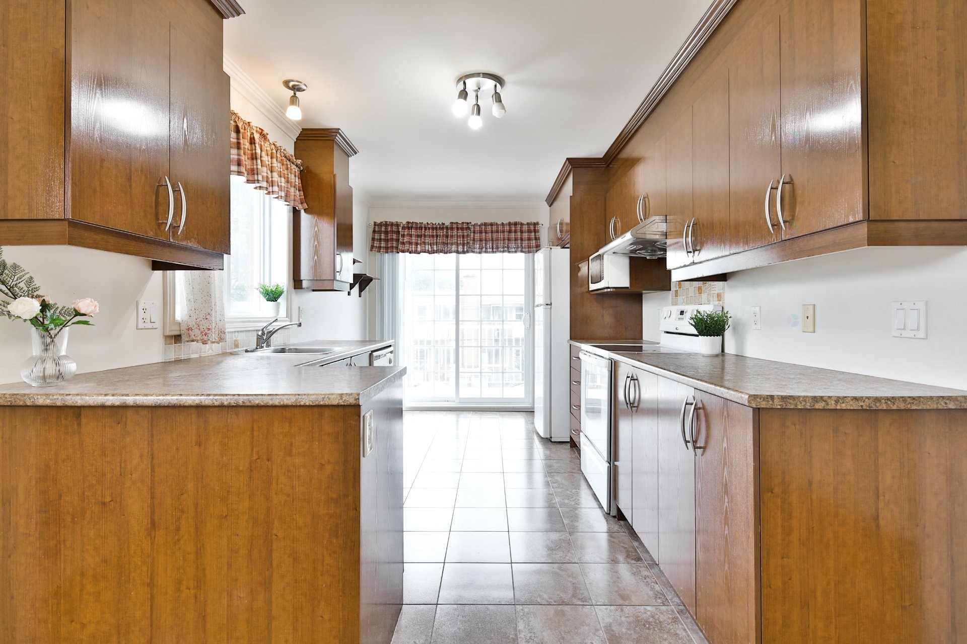 









3032


Rue de Lyon

,
Longueuil (Le Vieux-Longueuil),




QC
J4L3R7

