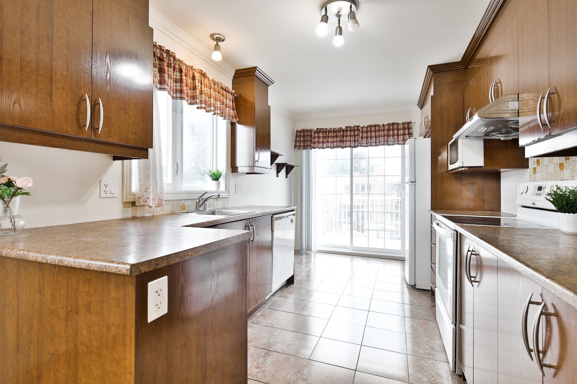 









3032


Rue de Lyon

,
Longueuil (Le Vieux-Longueuil),




QC
J4L3R7

