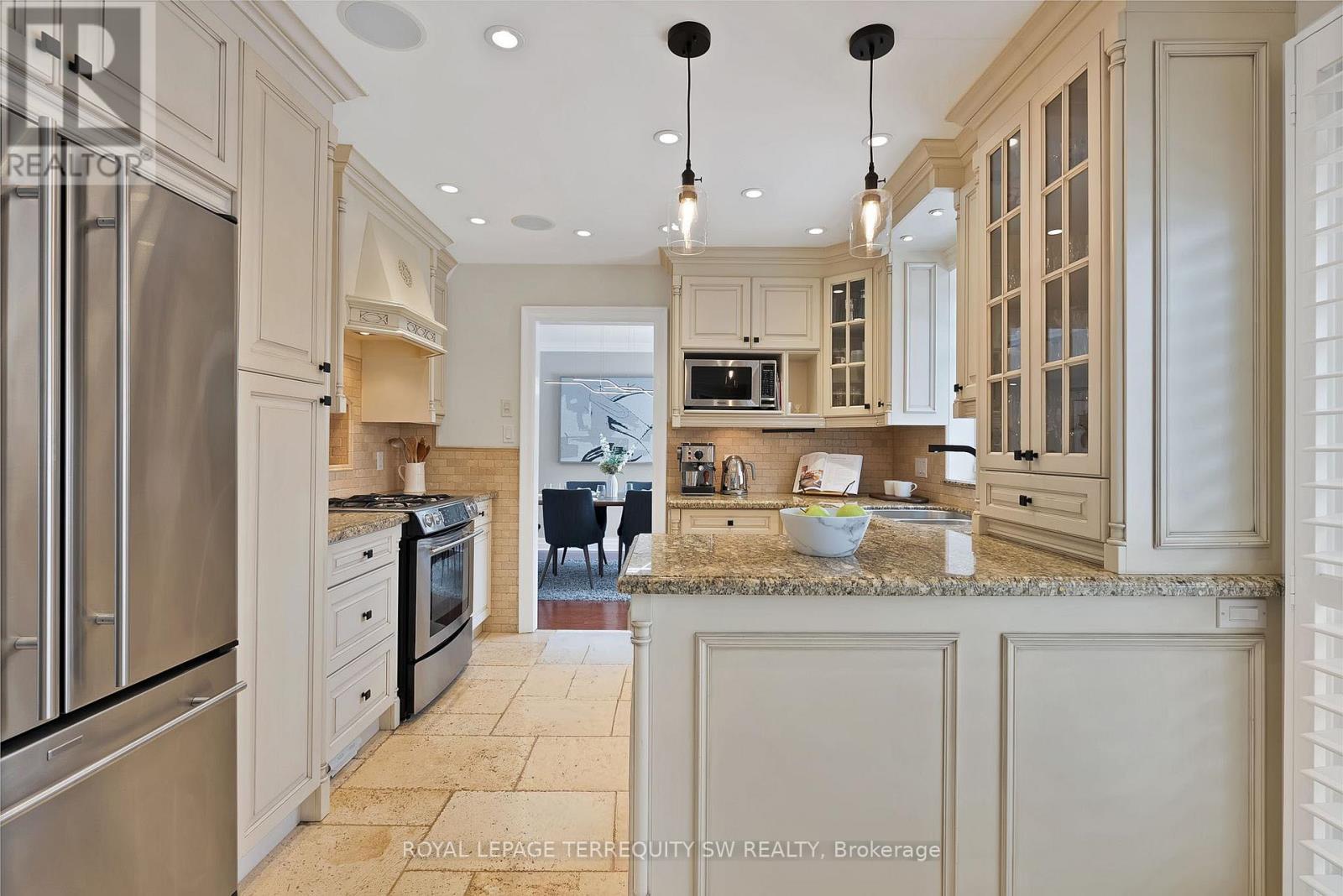 












1169 CARLO COURT

,
Mississauga,




Ontario
L4W3N6

