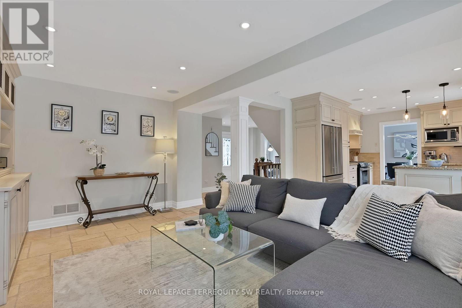 












1169 CARLO COURT

,
Mississauga,




Ontario
L4W3N6

