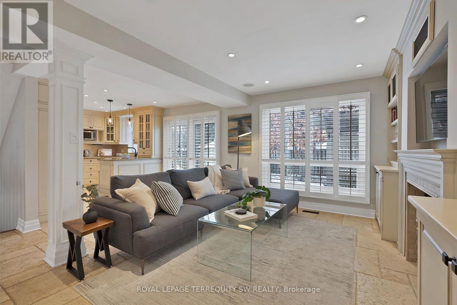 












1169 CARLO COURT

,
Mississauga,




Ontario
L4W3N6

