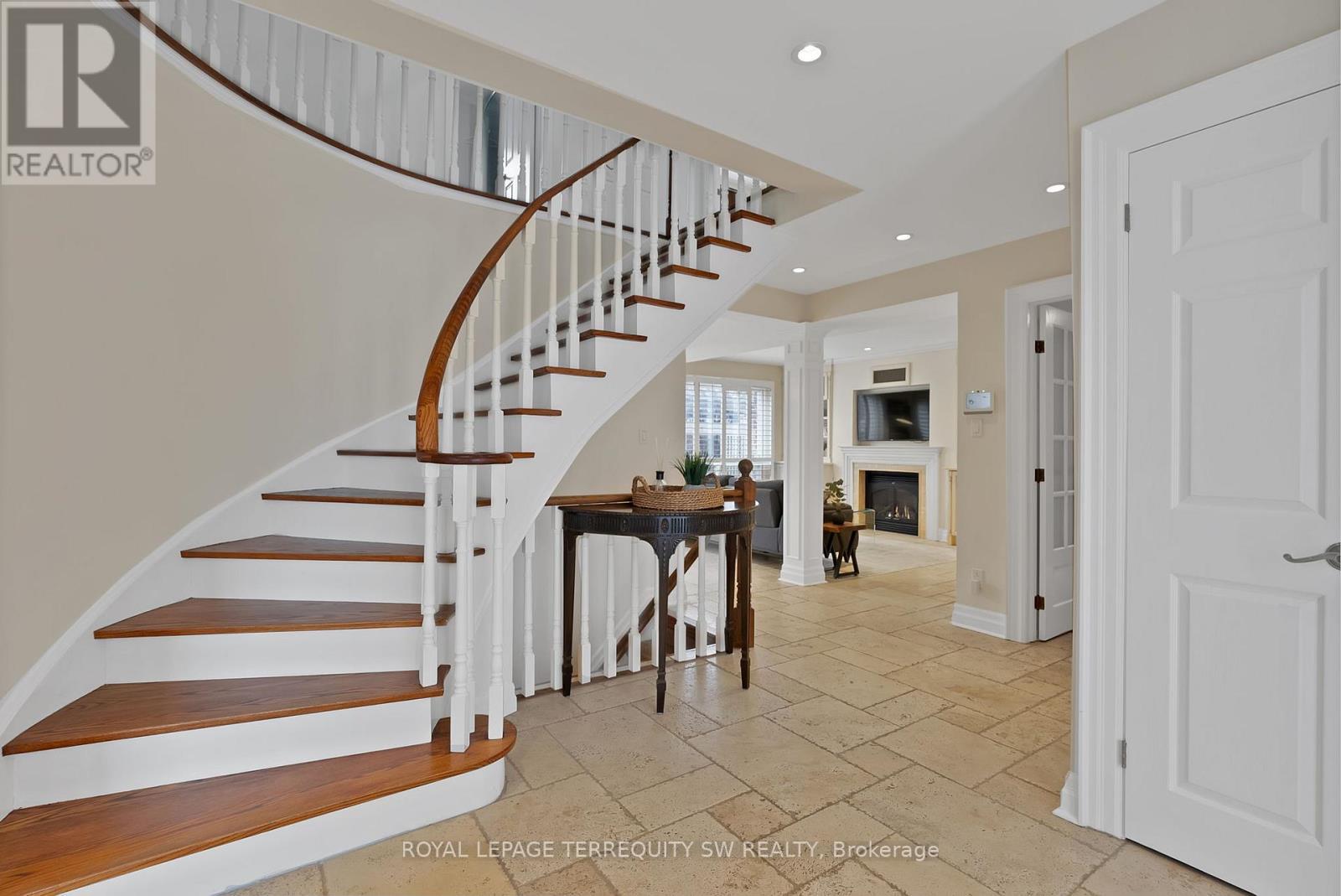 












1169 CARLO COURT

,
Mississauga,




Ontario
L4W3N6

