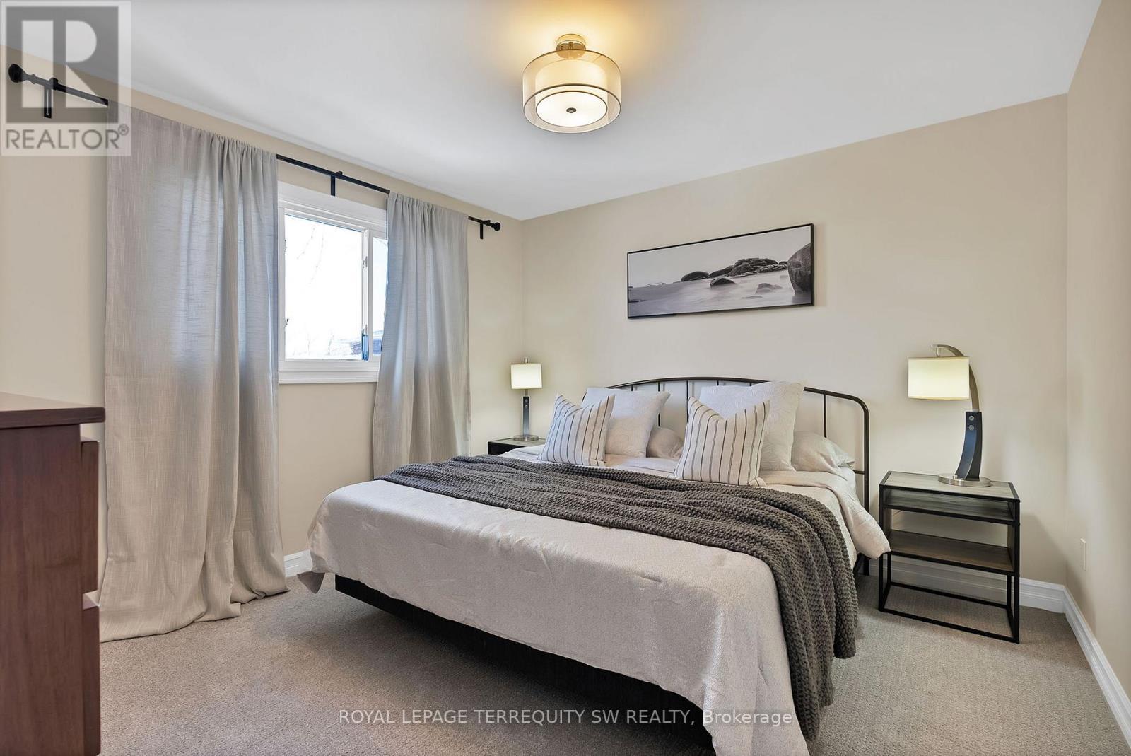 












1169 CARLO COURT

,
Mississauga,




Ontario
L4W3N6

