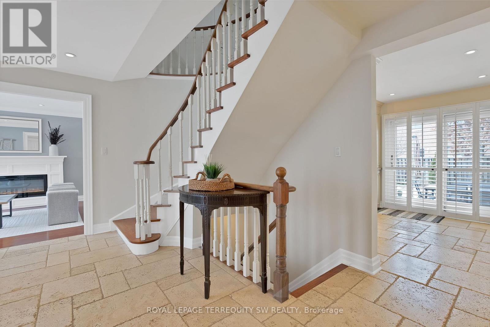 












1169 CARLO COURT

,
Mississauga,




Ontario
L4W3N6

