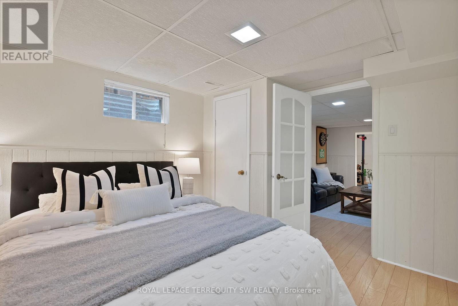 












1169 CARLO COURT

,
Mississauga,




Ontario
L4W3N6

